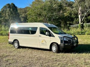 Toyota Hiace 2WD 2022 - 4WD hire